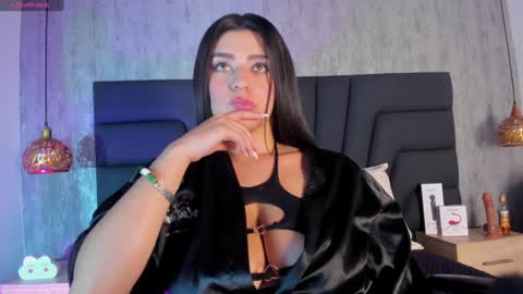 Snapshot of sara_stone17 chatting on February 2025 02:32:02 PM  -  online show from February 2025 02:32:02 PM