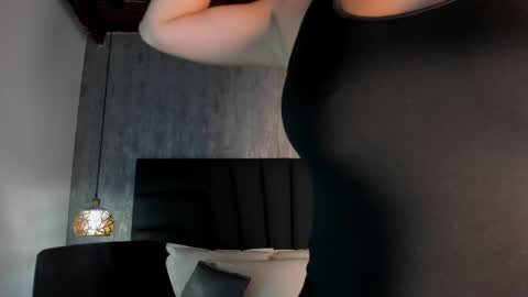 Snapshot of sara_stone17 chatting on February 2025 11:22:02 AM  -  online show from February 2025 11:22:02 AM