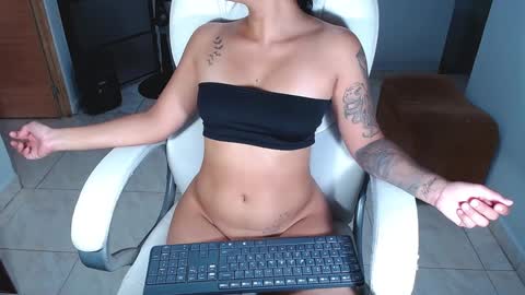 Snapshot of sara_y_rauw chatting on February 2025 03:00:02 AM Sara online show from February 2025 03:00:02 AM