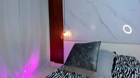 sara_zc online show from December 2025 11:59:01 AM