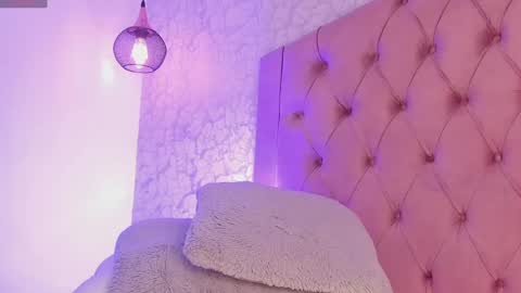 Snapshot of saraa_joness_ chatting on May 2026 06:15:02 PM Sara online show from May 2026 06:15:02 PM