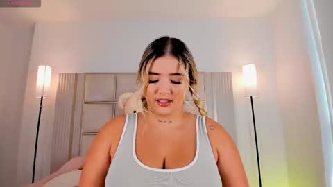 Sara Miller  online show from March 2026 08:32:01 PM