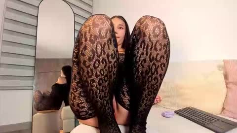 Sarah  online show from October 2025 05:15:01 AM