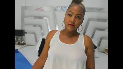 Sara online show from November 2025 08:29:01 PM