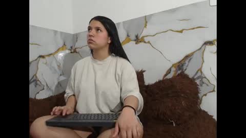 sara and thomas online show from January 2026 12:25:01 AM