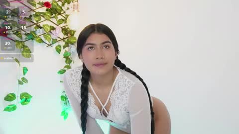 Snapshot of sarabow chatting on September 2025 06:00:01 PM Sara online show from September 2025 06:00:01 PM