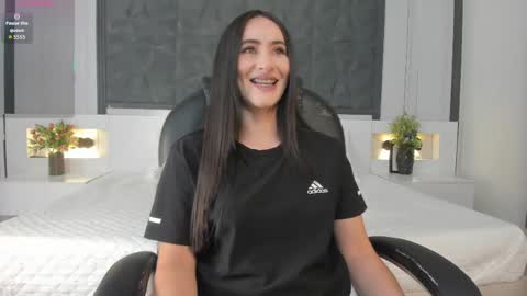 Snapshot of saragomez_1 chatting on April 2026 12:22:02 PM Sara Gomez online show from April 2026 12:22:02 PM