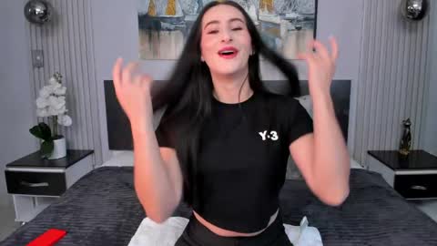 Snapshot of saragomez_1 chatting on June 2026 12:07:02 PM Sara Gomez online show from June 2026 12:07:02 PM