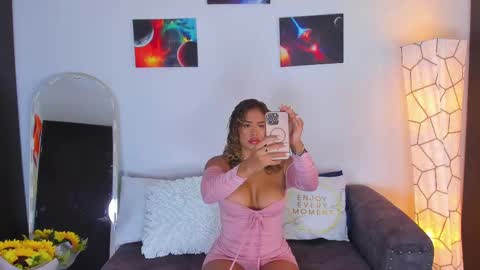 sarah  cinnamon online show from September 2025 03:46:01 PM