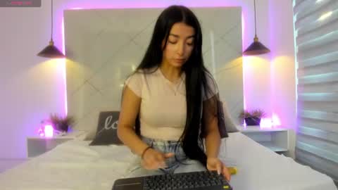 sarah_collens_ online show from July 2026 11:16:02 AM