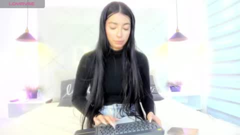 sarah_collens_ online show from July 2026 11:37:02 AM