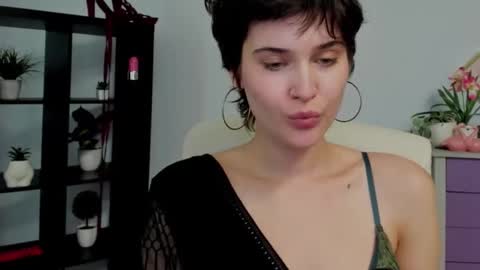 Snapshot of sarah_desire01 chatting on May 2026 01:49:02 PM Sarah online show from May 2026 01:49:02 PM