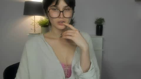 Snapshot of sarah_desire01 chatting on May 2026 02:12:01 PM Sarah online show from May 2026 02:12:01 PM