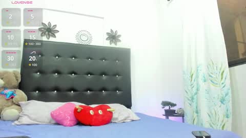 sarah_lowee online show from September 2025 08:14:01 PM