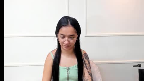 Snapshot of sarah_stone15 chatting on February 2026 06:15:01 PM Sarah online show from February 2026 06:15:01 PM