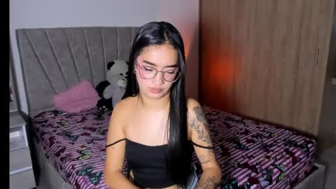 Snapshot of sarah_stone15 chatting on June 2026 12:32:01 AM Sarah online show from June 2026 12:32:01 AM