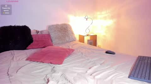 Sarah and Erik online show from September 2025 01:05:01 AM