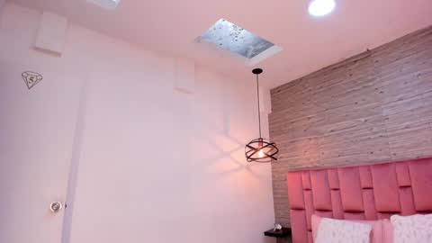 Sarah Deyvis online show from January 2025 02:24:02 PM