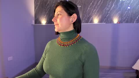 Sarah Deyvis online show from February 2025 03:04:01 PM