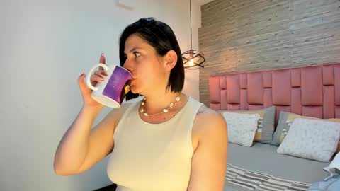 Sarah Deyvis online show from February 2025 07:44:01 PM