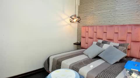 Sarah Deyvis online show from March 2025 08:46:02 PM