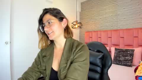 Sarah Deyvis online show from September 2025 02:49:02 PM