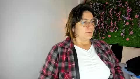 Sarah Deyvis online show from November 2025 02:21:02 PM