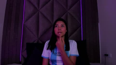 Snapshot of sarahevans__ chatting on January 2025 07:34:01 PM Sarah Evans online show from January 2025 07:34:01 PM