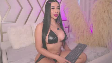 Snapshot of sarahgrey18 chatting on July 2026 01:20:02 PM Sarah online show from July 2026 01:20:02 PM