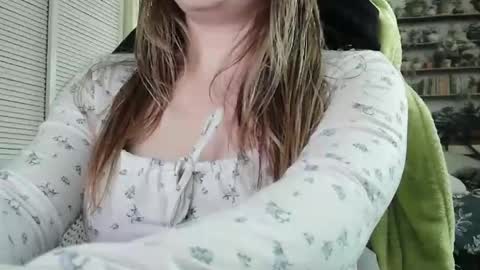 Snapshot of sarahmummy chatting on February 2026 04:36:01 PM Sarah online show from February 2026 04:36:01 PM