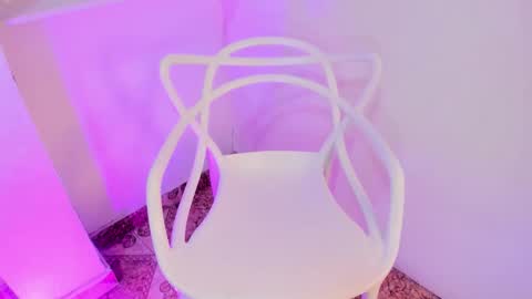 Sarahnovoa  online show from November 2025 05:44:01 PM