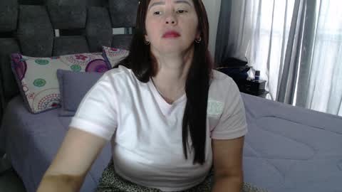 Lia online show from April 2026 03:49:01 PM