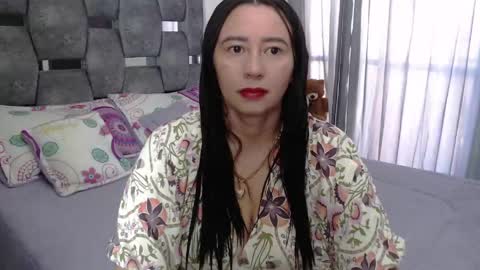 Snapshot of sarahott_1 chatting on May 2026 12:22:02 PM Lia online show from May 2026 12:22:02 PM