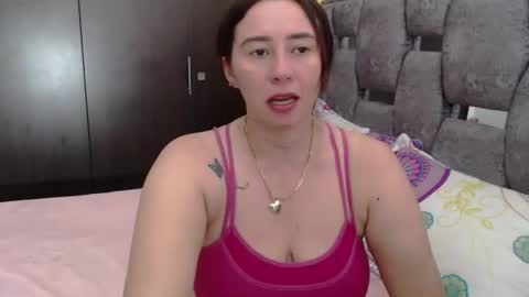 Snapshot of sarahott_1 chatting on June 2026 04:40:01 PM Lia online show from June 2026 04:40:01 PM