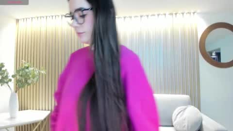 Snapshot of sarahrhodes_ chatting on February 2026 12:34:02 PM Sarah Rhodes online show from February 2026 12:34:02 PM