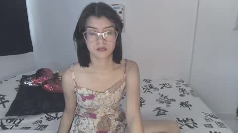 Snapshot of sarahsmitt chatting on September 2025 07:39:01 PM Sarah online show from September 2025 07:39:01 PM