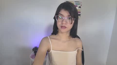 Snapshot of sarahsmitt chatting on October 2025 06:15:02 PM Sarah online show from October 2025 06:15:02 PM