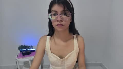 Snapshot of sarahsmitt chatting on October 2025 07:02:01 PM Sarah online show from October 2025 07:02:01 PM