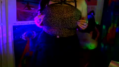 Sarah T online show from April 2026 05:16:02 AM