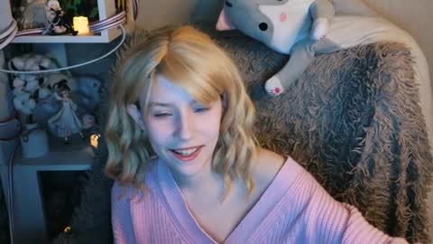 Snapshot of sarakaell chatting on December 2024 11:45:01 AM Sara online show from December 2024 11:45:01 AM