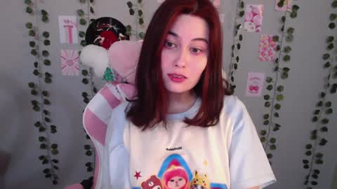 Snapshot of sarakinski chatting on January 2025 09:57:02 AM Sara online show from January 2025 09:57:02 AM