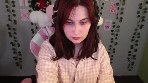 Snapshot of sarakinski chatting on February 2025 07:41:02 PM Sara online show from February 2025 07:41:02 PM