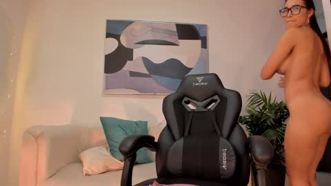 I am Sara  online show from February 2025 05:53:02 PM