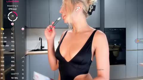 Snapshot of sarashineee chatting on June 2026 01:59:01 AM Sara online show from June 2026 01:59:01 AM