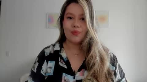 Sara  sarasmithfun by instagram online show from June 2026 03:51:02 PM