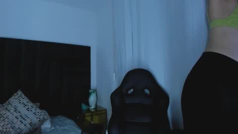      online show from September 2025 06:08:02 PM