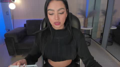 Sara Winstone online show from December 2024 07:46:02 PM