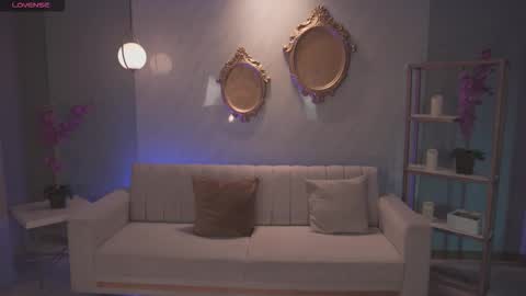 Sara Winstone online show from February 2026 12:32:02 PM