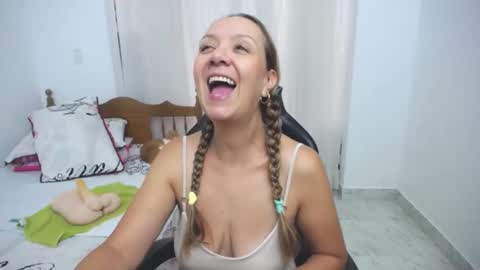 saray1221 online show from February 2025 05:37:01 PM