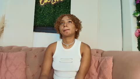 Snapshot of saray_mardez chatting on October 2025 12:03:02 PM Saray Mardez online show from October 2025 12:03:02 PM